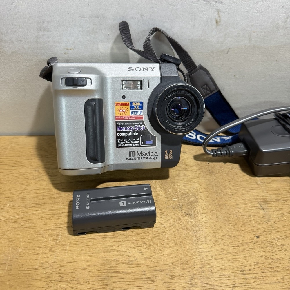 Sony FD Mavica MVC-FD87 1.3MP Vintage Digital Camera W/ Charger & Battery